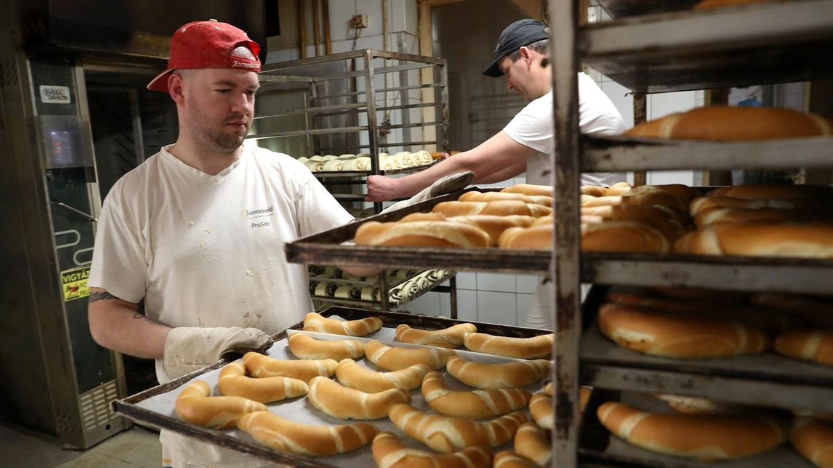 Az elemzők kiszúrták: 2021 óta megháromszorozódott a kenyér és a pékáruk ára