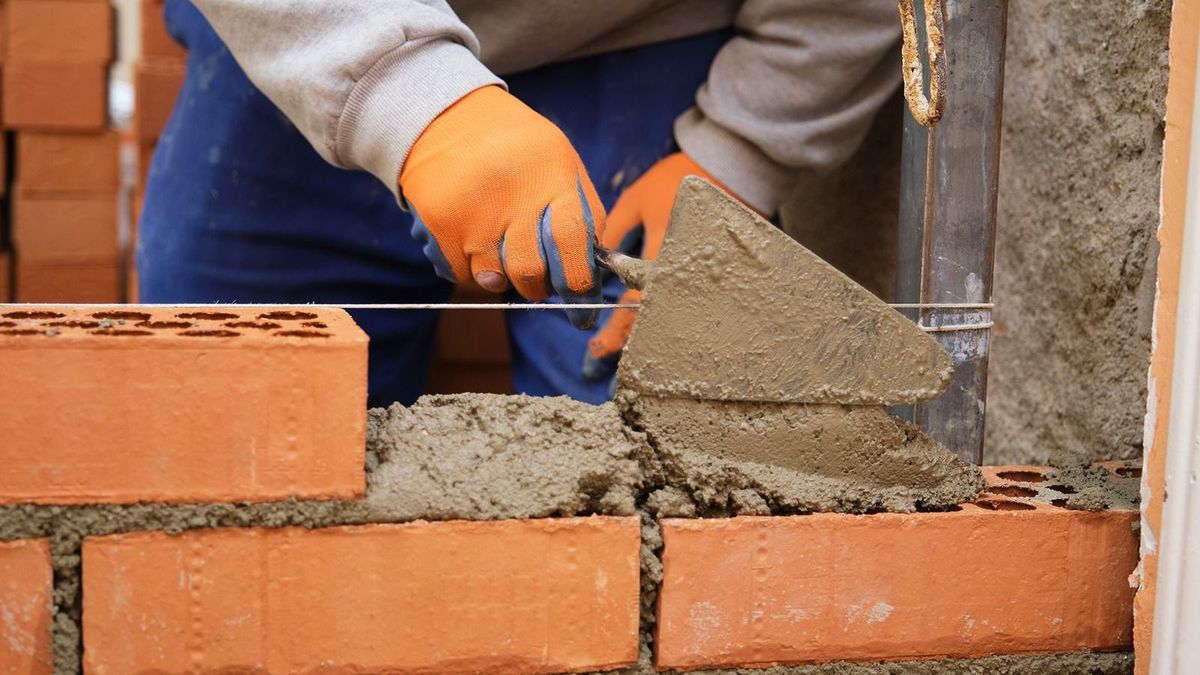 Súlyos százezreket vesznek ki a magyarok zsebéből az építőipari kontárok