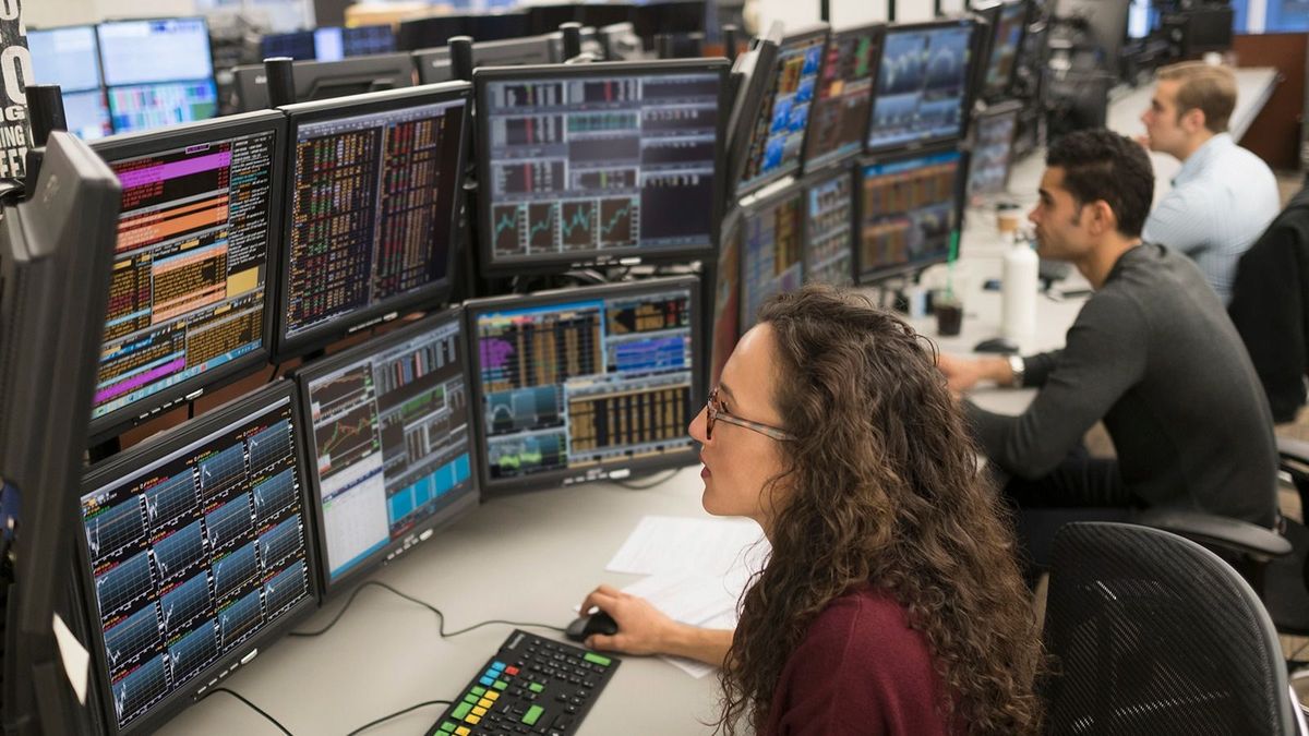 Tilos az sms a Wall Streeten – a tőzsdei törvények az írógépek világát idézik