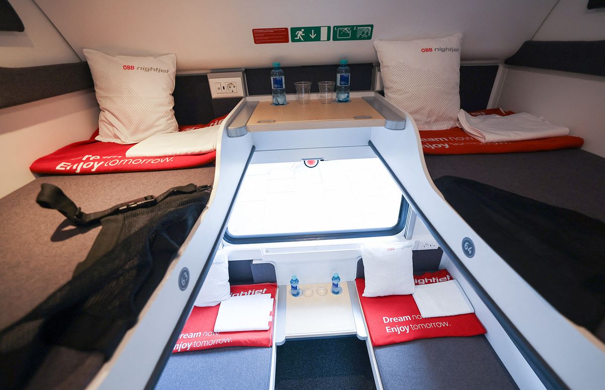 New night train of the Austrian Federal Railways
11 July 2022, Hamburg: A compartment in the new "couchette car comfort" of the Nightjet of the Austrian Federal Railways is seen during a media event at Altona station. Together with Deutsche Bahn (DB), ÖBB (Austrian Federal Railways) presented its modernized couchette car on Monday. The night train operates on the Vienna/Innsbruck - Hamburg route. Photo: Julian Weber/dpa (Photo by Julian Weber / DPA / dpa Picture-Alliance via AFP)