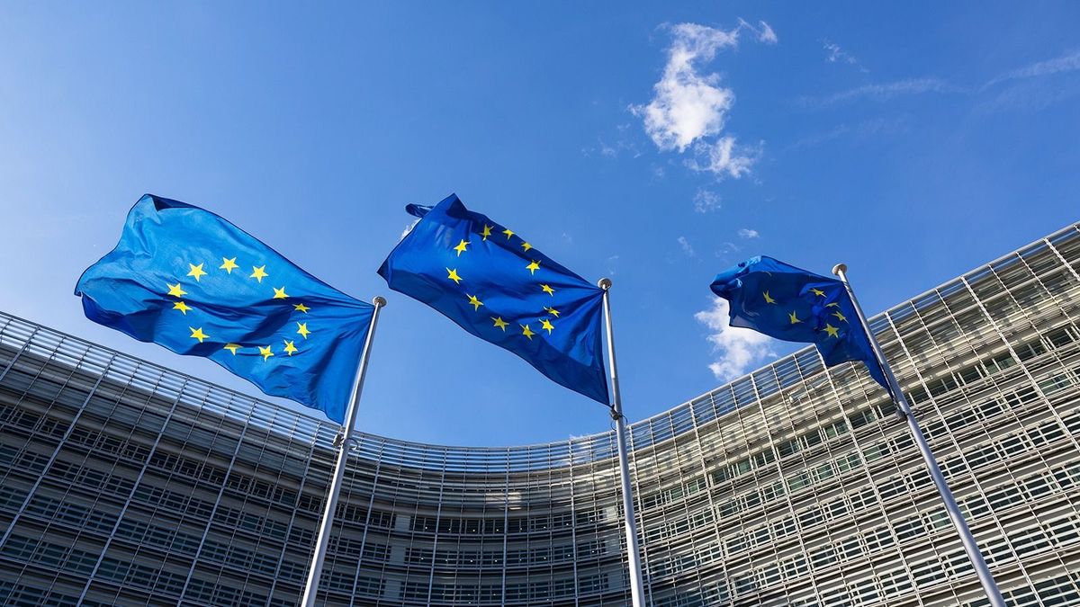 Jó hír az eurozónából: a vártnál gyorsabban esik az infláció