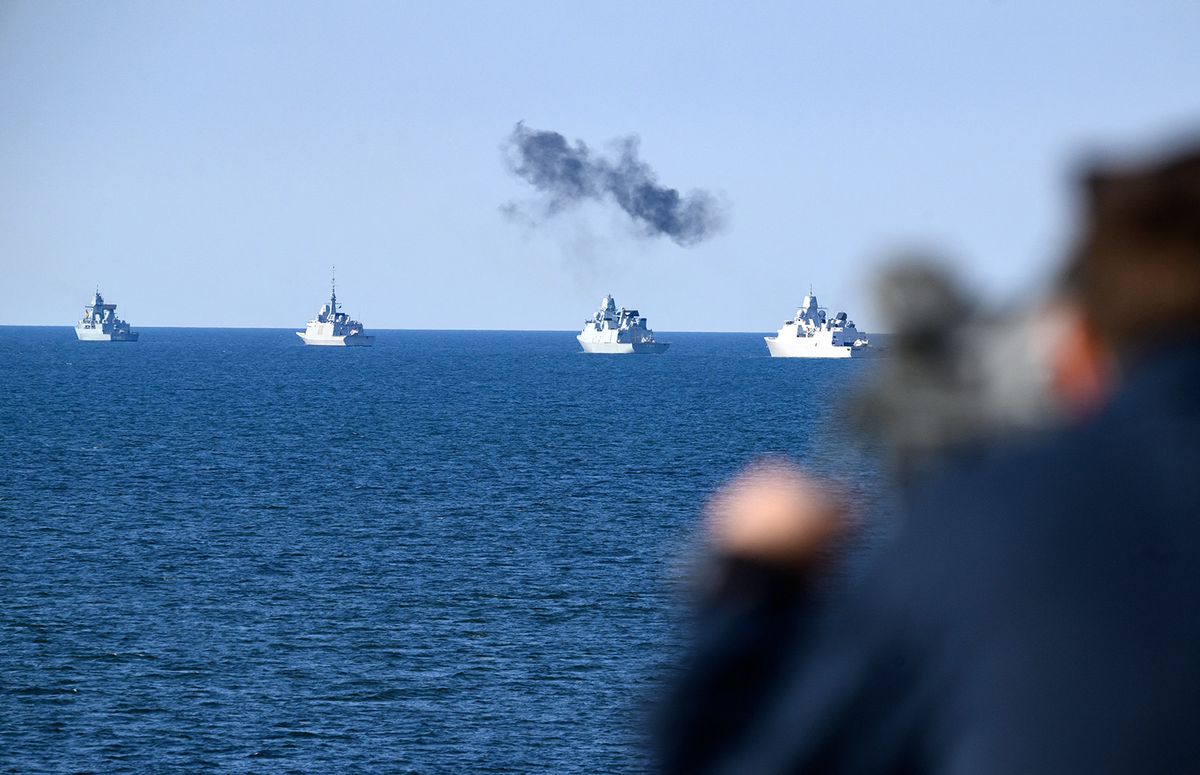 18 September 2023, Latvia, Ventspils (windau): Warships from various nations are taking part in the major maritime maneuver "Northern Coasts 23" in the Baltic Sea off the coast of Latvia. The naval maneuver, which will take place under German leadership until Sept. 23, 2023, aims to practice tactical procedures for national and alliance defense in near-coastal waters. The exercise, which is also intended to strengthen cooperation between countries in the Baltic Sea region, involves 3,200 servicemen and women from 14 nations. Photo: Bernd von Jutrczenka/dpa (Photo by BERND VON JUTRCZENKA / DPA / dpa Picture-Alliance via AFP)