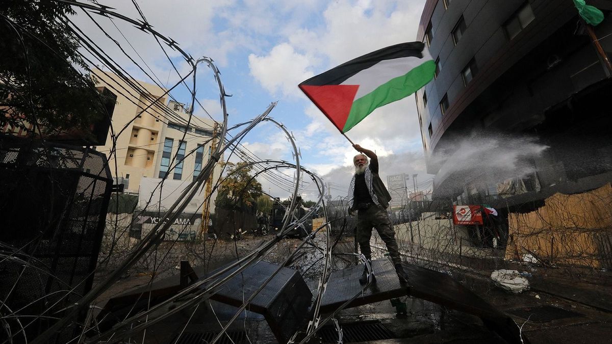 Kongatják a vészharangot a britek és az amerikaiak: hagyjátok el Libanont!