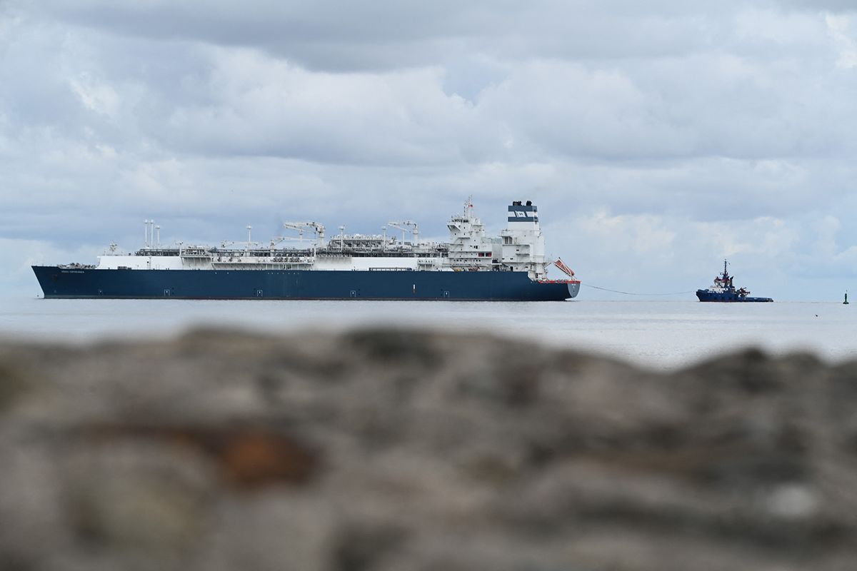 LNG terminal vessel "Höegh Esperanza