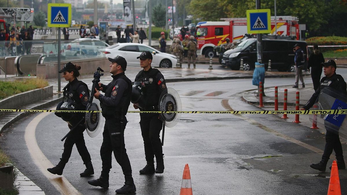 A török hatóságok letartóztattak 20 főt az ankarai robbantás kapcsán 