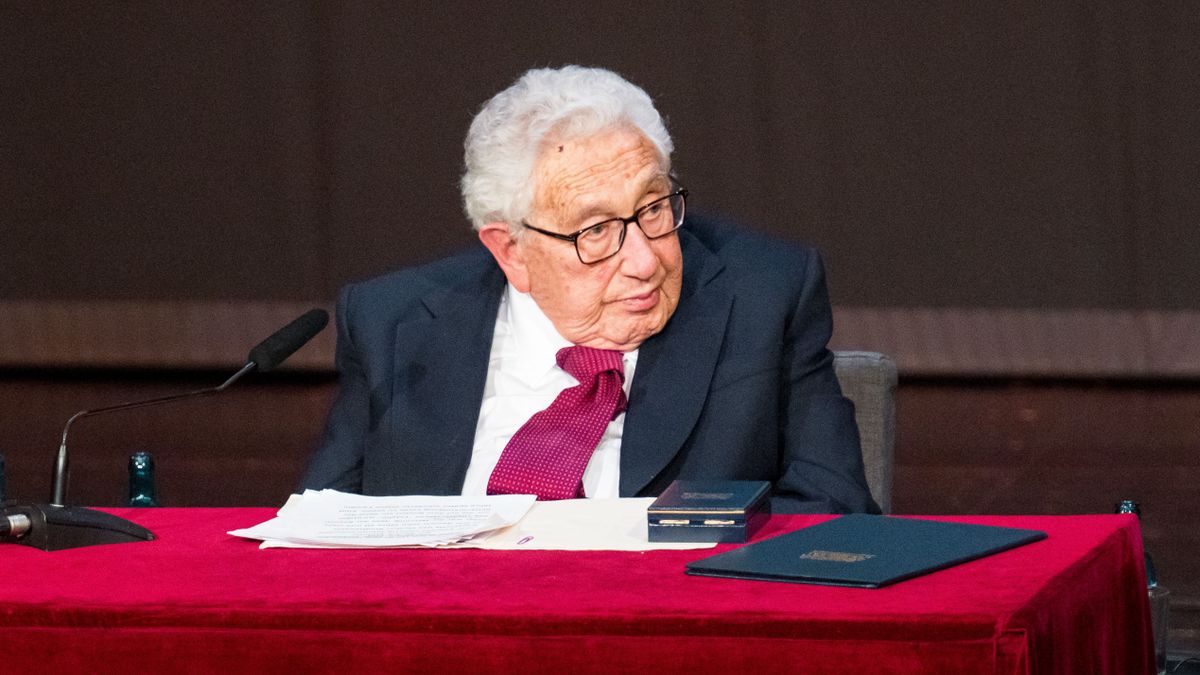 Németország hatalmas hibát követett el, amikor beengedte az arab bevándorlók tömegeit – véli Kissinger