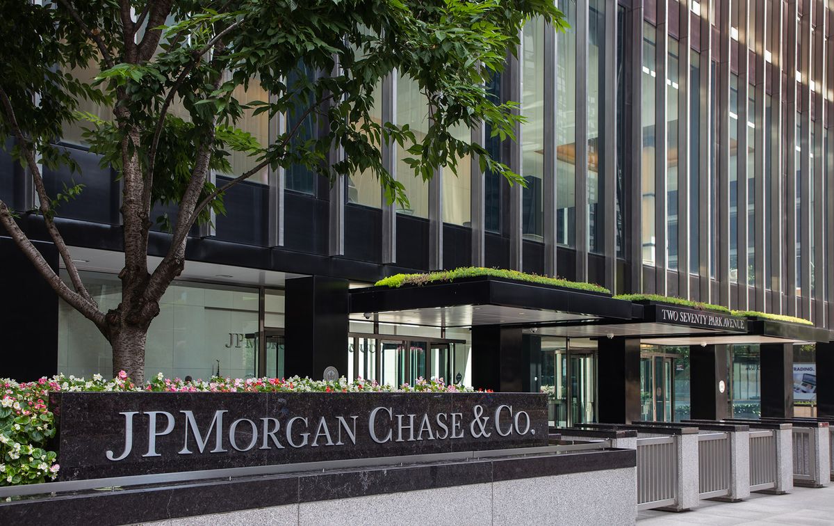 New,York,City,,New,York,-,August,12,,2017,JpNew York City, New York - August 12, 2017 JP Morgan Chase office building at 270 Park Avenue in midtown Manhattan