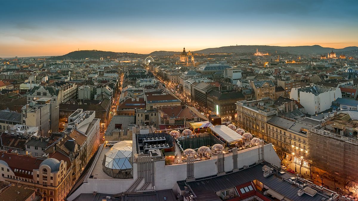 Europe,Hungary,Budapest,Parnorama,Cityscape,360,Rooftop,Bar.,Andrassy,Street.