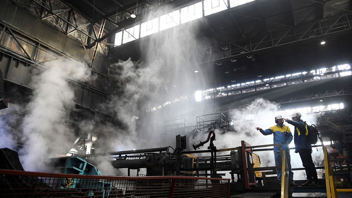 Lassan, de biztosan fogynak az üres álláshelyek Londonban – csak kevesek bízhatnak fizetésemelésben