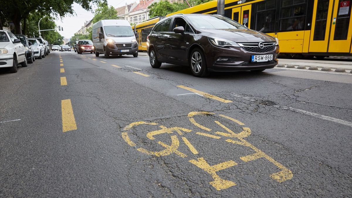 Újabb elkülönített kerékpársáv készül Budapesten, nem boldogok az autósok