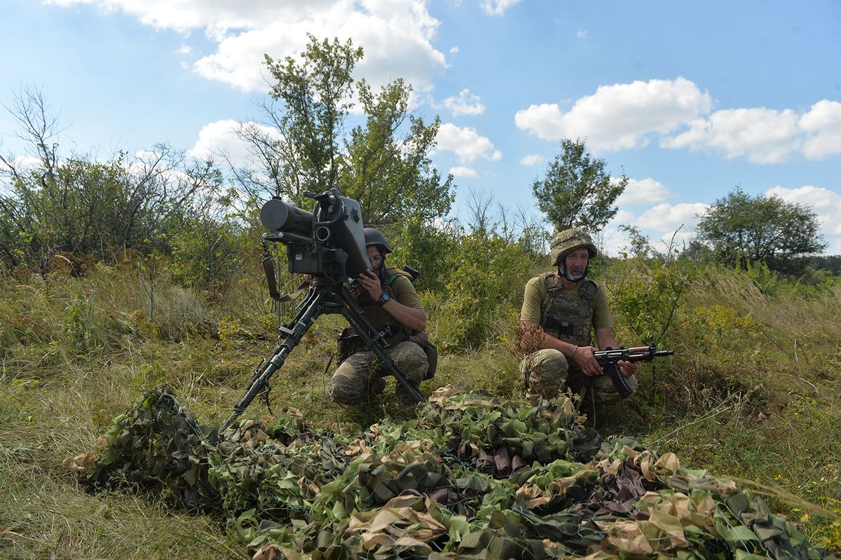 UKRAINE-SOLDIERS-TRAINING(230817) -- KUPYANSK DISTRICT, Aug. 17, 2023 (Xinhua) -- Ukrainian soldiers take part in a military training in Kupyansk district, Ukraine, Aug. 16, 2023. (Photo by Peter Druk/Xinhua)Xinhua News Agency / eyevineContact eyevine for more information about using this image:T: +44 (0) 20 8709 8709E: info@eyevine.comhttp://www.eyevine.com