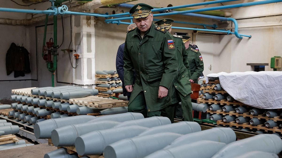 Észak-Korea segíti az oroszokat: hatalmas lövedékmennyiséget küldhettek