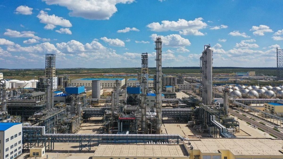 Kína nem fog fázni, gigantikus készletet halmoztak fel energiahordozókból