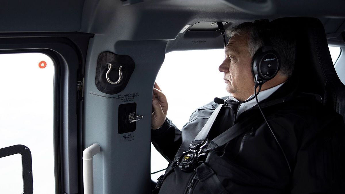 Katonai helikopteren kapták lencsevégre Orbán Viktort – fotók