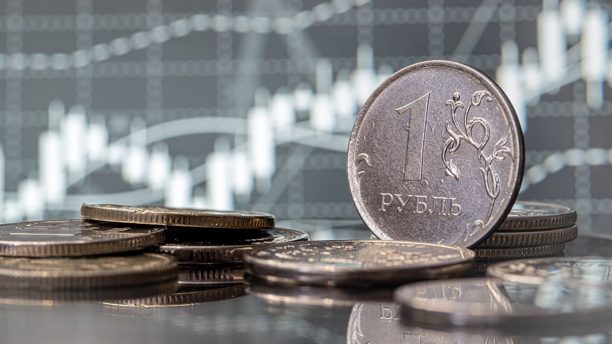 Kiderült, mi hajtotta öthavi csúcsra a rubelt