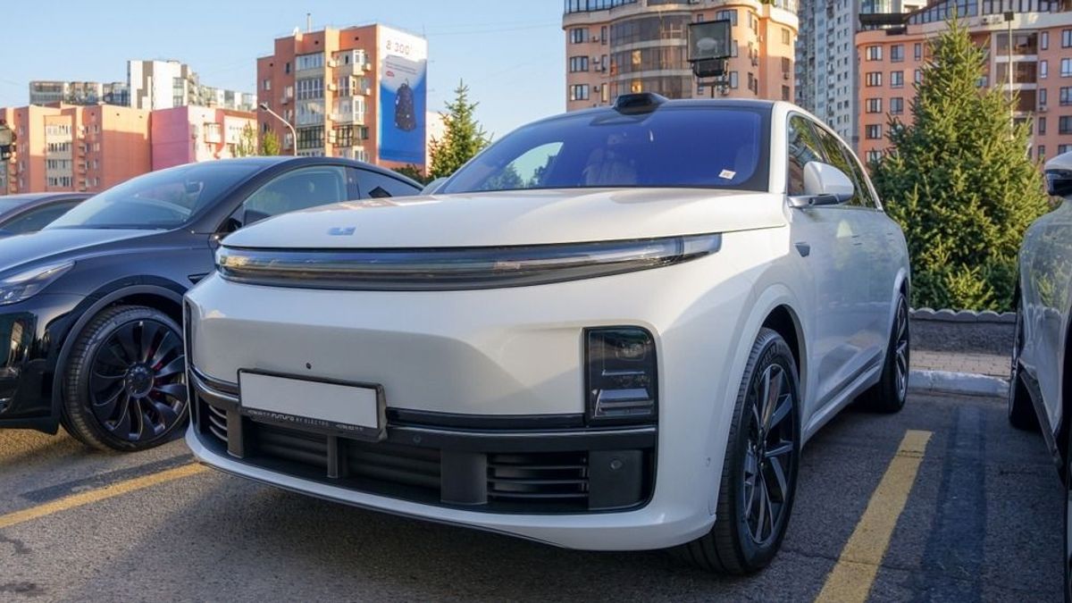 A hibrid gépkocsik előzhetik a tisztán elektromos autókat