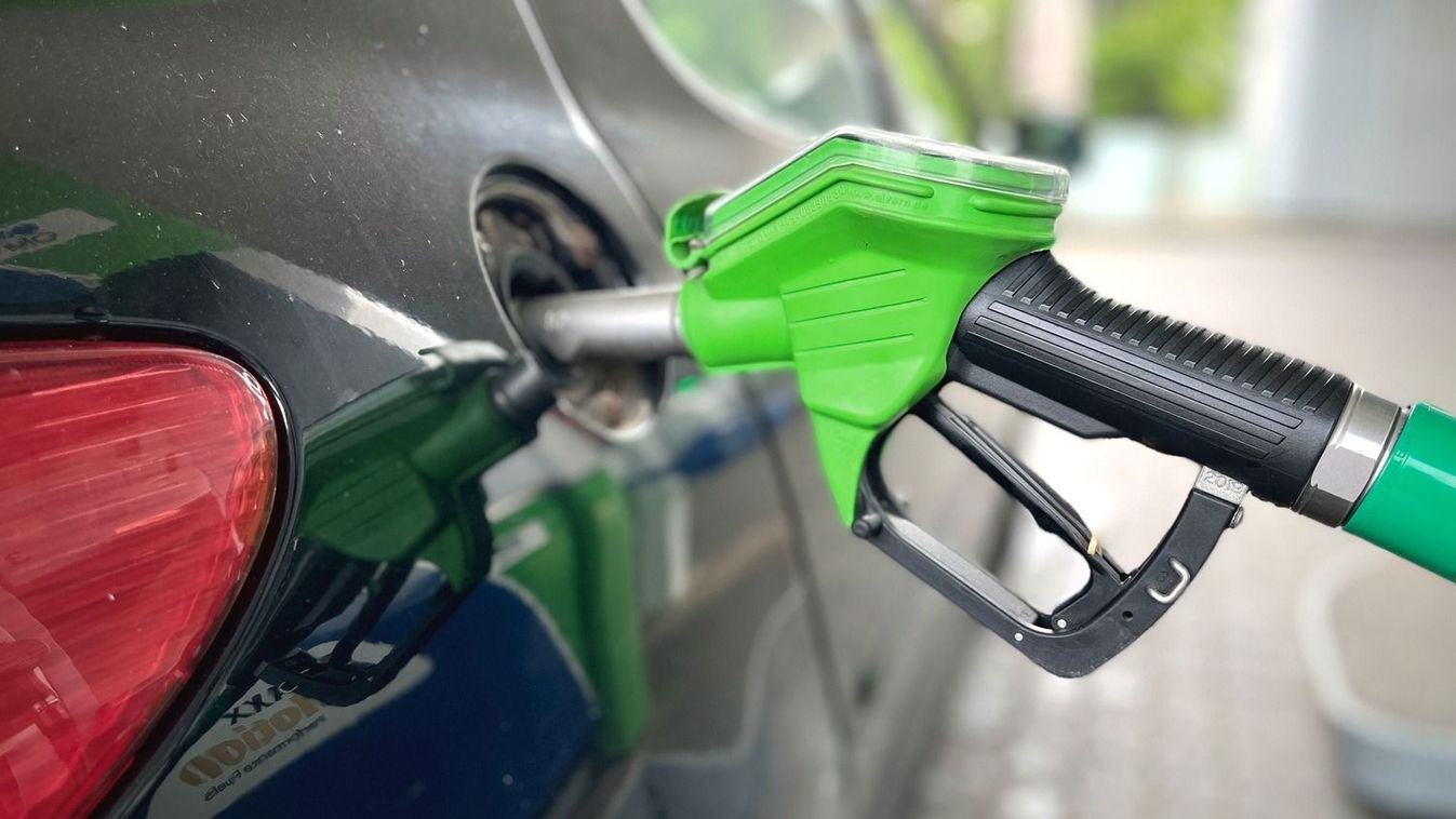 Menekülnek az üzemanyag-kereskedők a benzinárstop elől: péntektől újabb árcsökkentést hajtanak végre