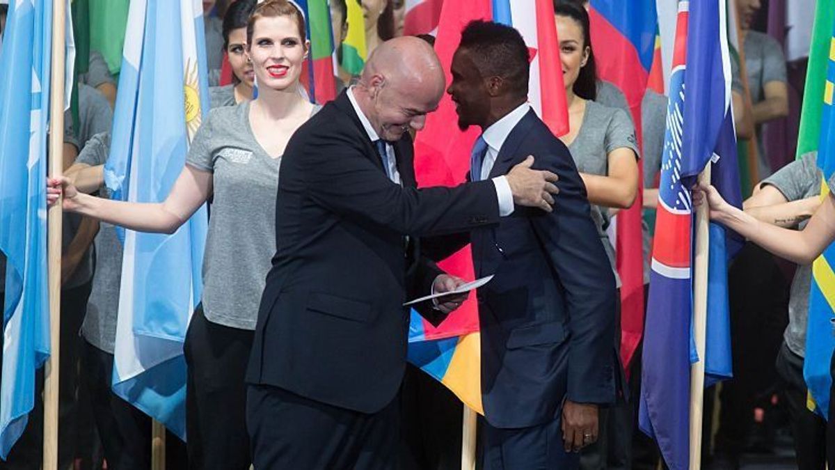 A Chelsea-nél és Kamerunban is nyomoznak Samuel Eto’o miatt – eltérő ügyekben