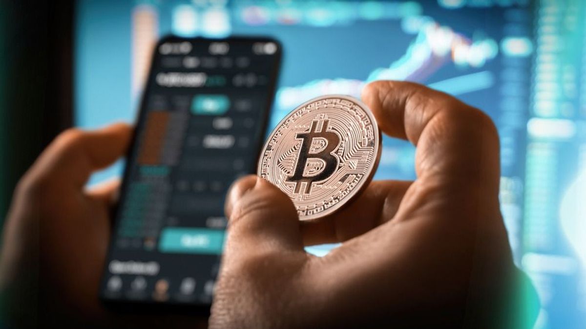 Valósággal felrobbant a bitcoin árfolyama, elképesztő rali indult a bitcoin ETF-ek engedélyezését követően