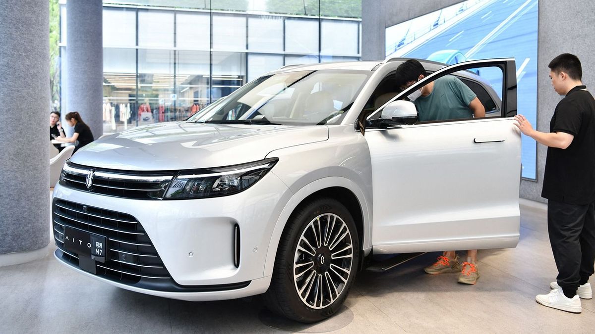 Okostelefon mellé okosautókat is kínál a Huawei