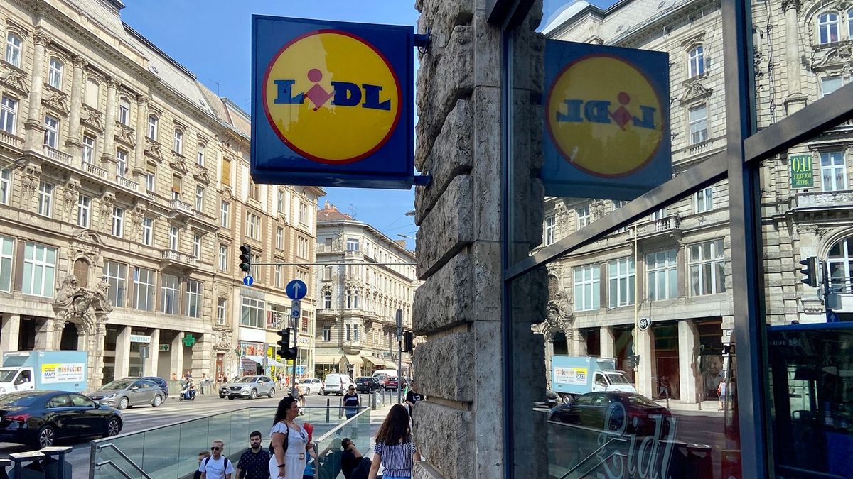 Bizarr tanácsot adott a Lidl a magyar vásárlóinak: az extra szűz olívaolaj helyett főzzenek sertészsírral