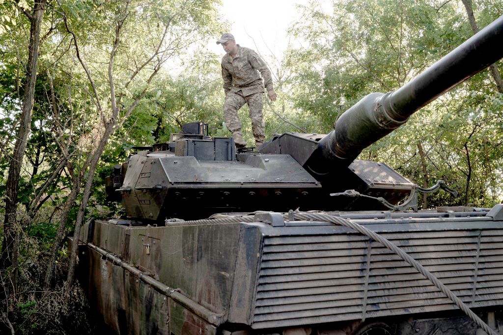 Military mobility of the Ukrainian soldiers from 47th brigade in UkraineMilitary mobility of the Ukrainian soldiers from 47th brigade inZAPORIZHIA, UKRAINE - SEPTEMBER 16: Soldiers of the 47th Brigade, tank department, of the Ukrainian army are seen with the Leopard 2 at the Tokmak front as the Russia-Ukraine war continues, in Zaporizhia's Oblast, Ukraine on September 16, 2023. Vincenzo Circosta / Anadolu Agency (Photo by Vincenzo Circosta / ANADOLU AGENCY / Anadolu via AFP)