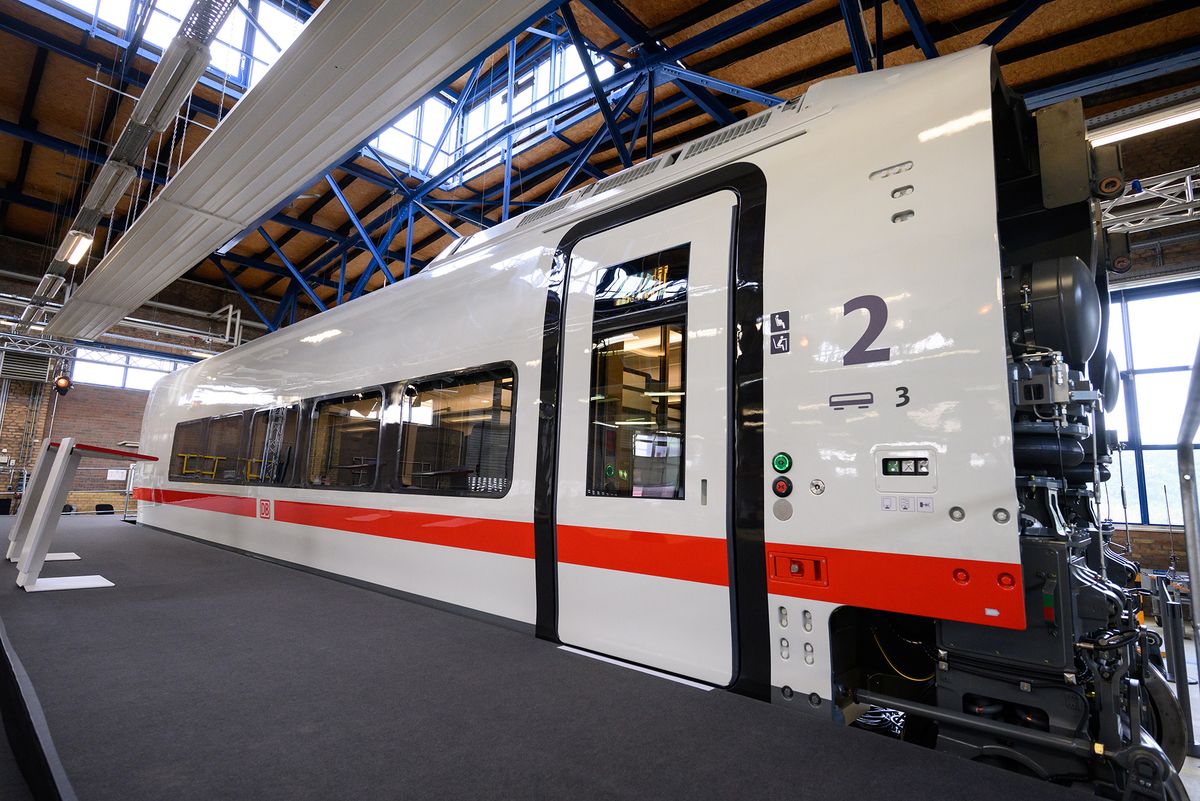 Deutsche Bahn presents new ICE L