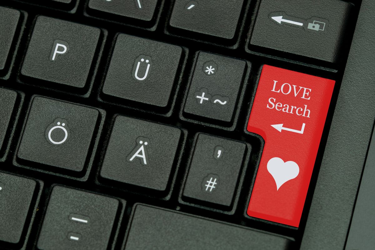 word Love Search key on keyboard. Keypad with Heart shape and arrow symbol.
VR-pornó
