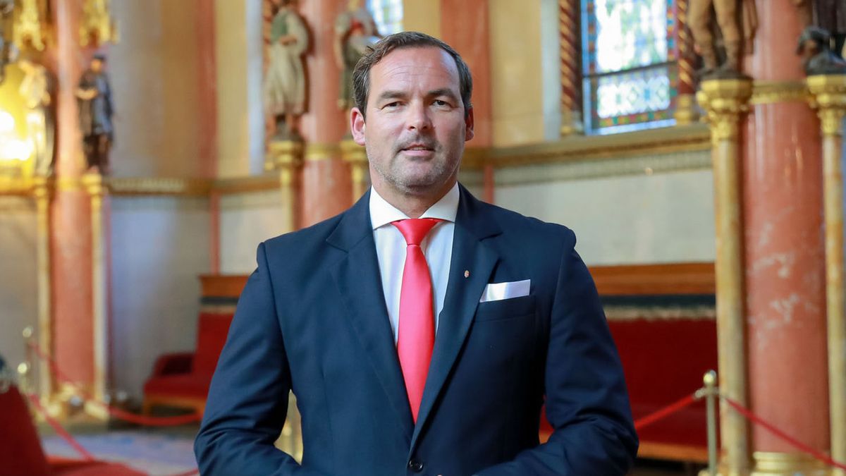 Munkanap marad a szenteste, ismét leszavazták a javaslatot