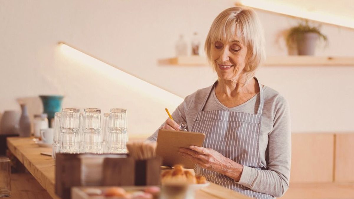 Hiába dolgoznak többet, mégis a nyugdíjasok körében a legmagasabb az elszegényedés