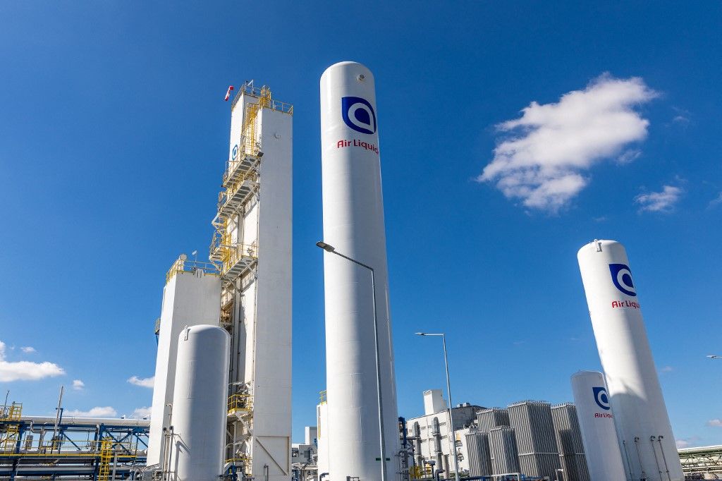 Air Liquide opens air separation plant in Schwarzheide04 September 2023, Brandenburg, Schwarzheide: Air Liquide has invested more than ·40 million in the construction of a state-of-the-art air separation plant (pictured here) on BASF's Schwarzheide site. The new LTA will produce oxygen and nitrogen for BASF, as well as provide CO2-free compressed air needed by BASF to manufacture battery materials. Other customers in the semiconductor, metal and food industries will also use the Air-Liquide products. Photo: Frank Hammerschmidt/dpa (Photo by Frank Hammerschmidt / DPA / dpa Picture-Alliance via AFP)