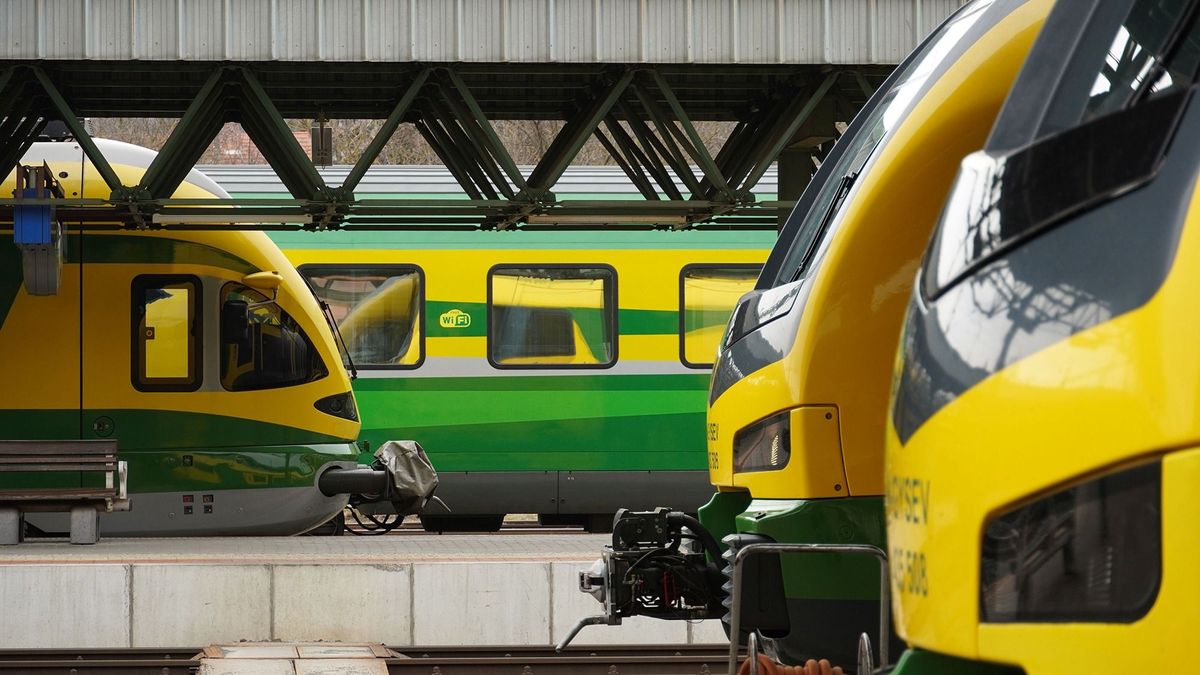 Átad egymásnak néhány vonalszakaszt a MÁV és a GYSEV, ezzel teljes vonalak kerülnek egy kézbe