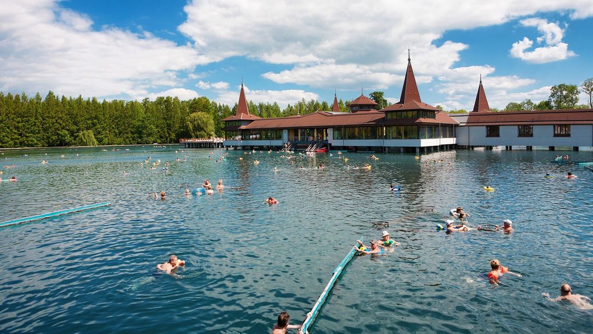 A turizmus izmos rekordja hizlalta a külkereskedelmi többletet