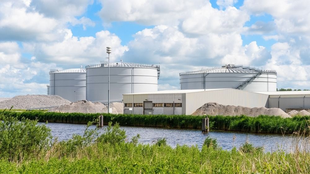 View,Of,A,Biogas,Plant,With,Large,Biomass,Digesters,Along