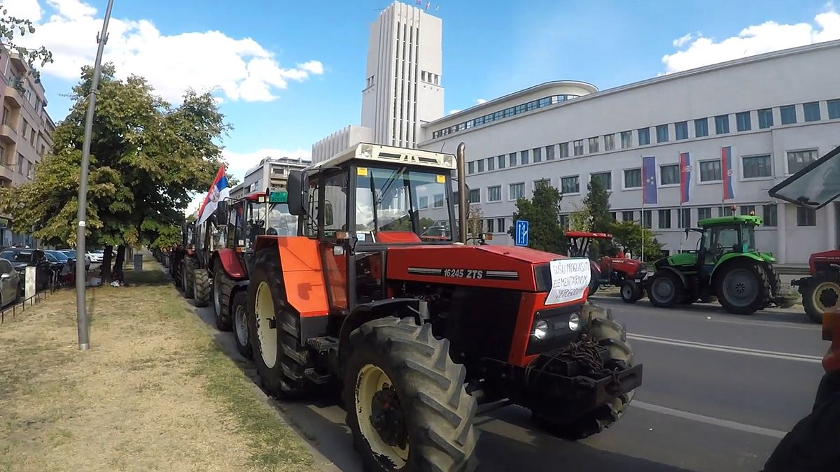 CK8o Productions
Serbia, tractor, farmer, protest