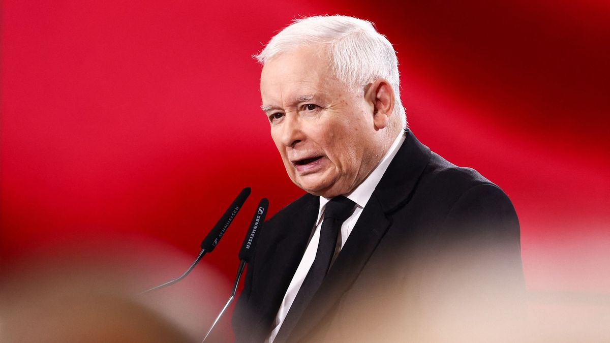Több tízezres tüntetést tartott Varsóban az ellenzék