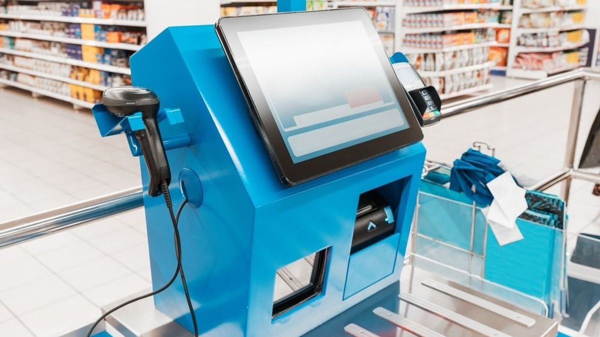 Az egyik üzletlánc felszámolja az önkiszolgáló kasszáinak többségét, mert a vásárlóknak elegük lett belőlük