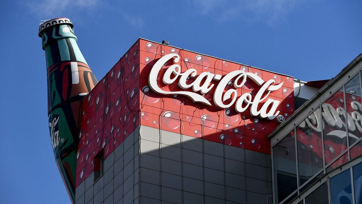 Már több tucat mérgezésgyanús esetről tudnak a horvát hatóságok, a Coca Cola egyelőre hárít