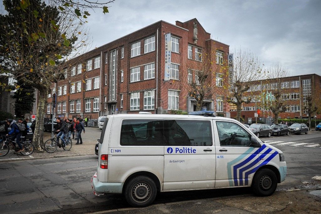 20151120 - ANTWERP, BELGIUM: Illustration picture shows a police van at the Don Bosco school in Hoboken, Antwerp, Friday 20 November 2015. Three Antwerp schools were evacuated this morning following a bomb alert. One of the schools was the Don Bosco school.
BELGA PHOTO LUC CLAESSEN (Photo by LUC CLAESSEN / BELGA MAG / Belga via AFP)