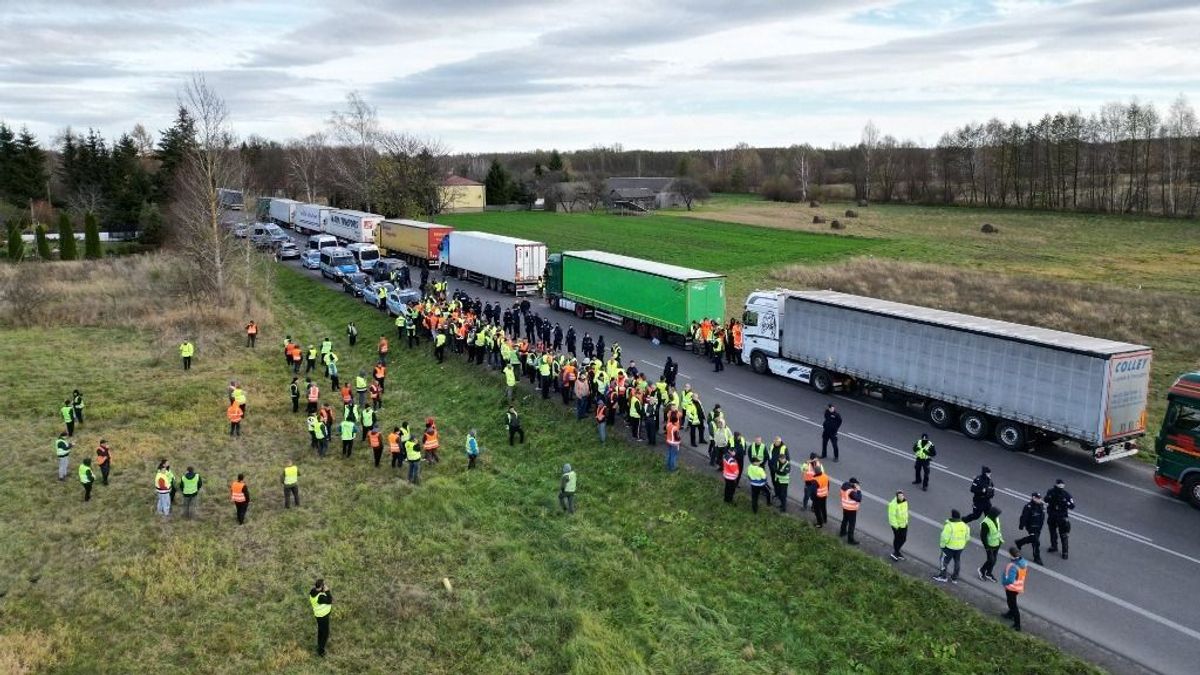 Nincs megállapodás a lengyel-ukrán határon, tovább folytatódnak a tüntetések
