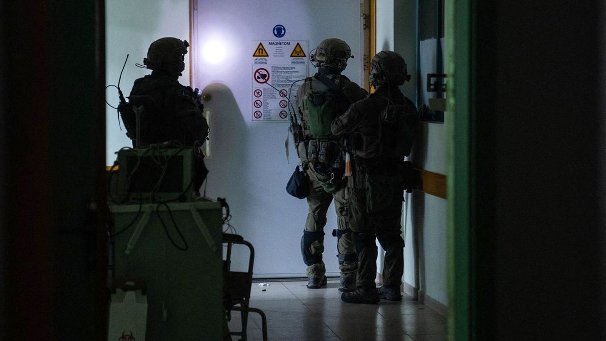 Az elhurcolt túszokról készült felvételeket találtak a Sifa kórházban