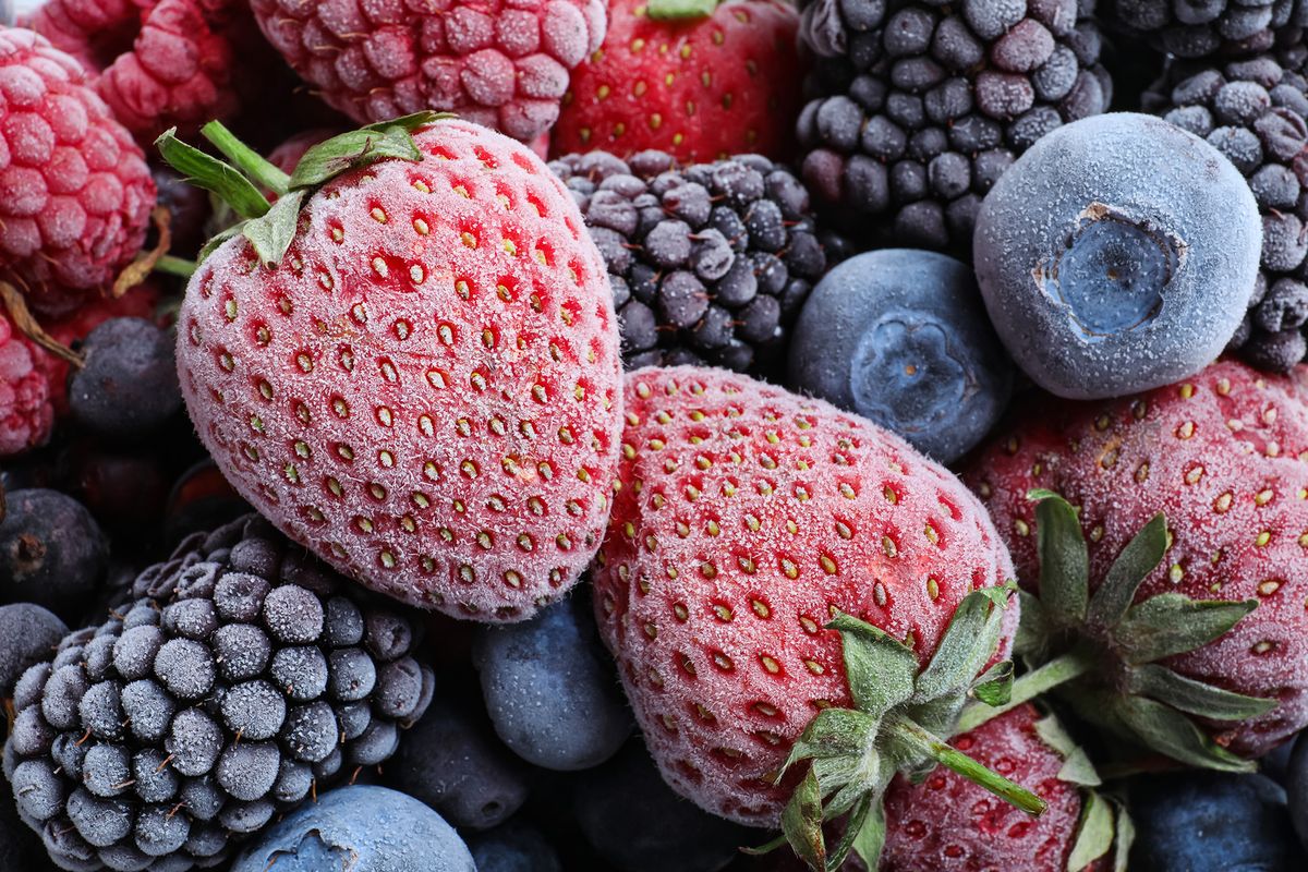 Mix,Of,Different,Frozen,Berries,As,Background,Top,ViewMix of different frozen berries as background, top view
fagyasztott, gyümölcsök, bogyós, eper, áfonya, málna, szeder,