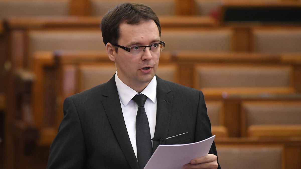 Izer Norbert: folytatódik az adócsökkentés