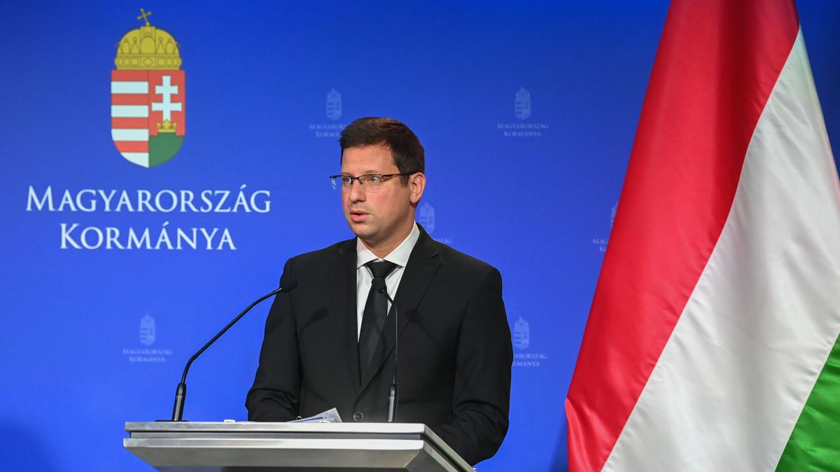 GULYÁS GergelyBudapest, 2023. november 9.
Gulyás Gergely Miniszterelnökséget vezetõ miniszter a Kormányinfó sajtótájékoztatón a Miniszterelnöki Kabinetiroda épületében 2023. november 9-én.
MTI/Máthé Zoltán