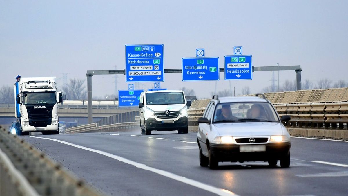 20211206 Miskolc
fotó: Bujdos Tibor BT Észak-Magyarország

Január elseje után is ingyenesen használhatják az autósok az M30-as autópálya miskolci
elkerülő szakaszát.