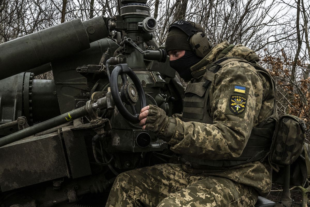 Intense fighting in Ukraine's Zaporizhzhia are backed up with howitzers