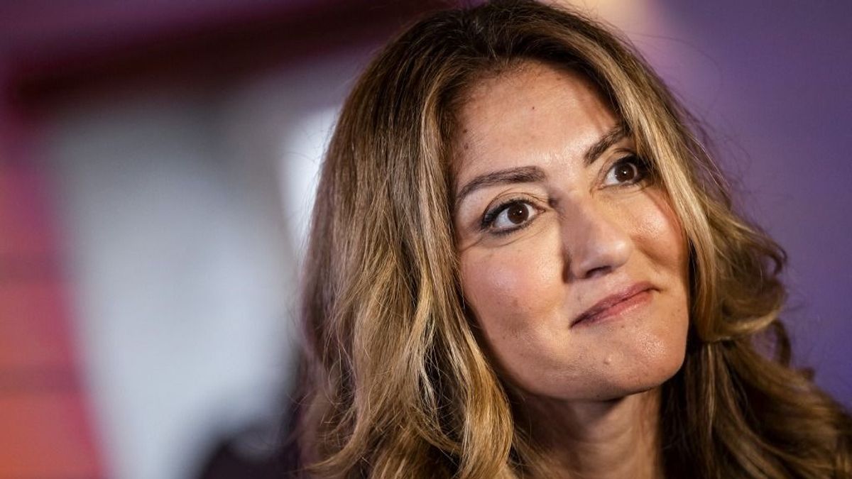 A menekült hátterű politikusnő bevándorlásellenes politikával hódít a hollandoknál