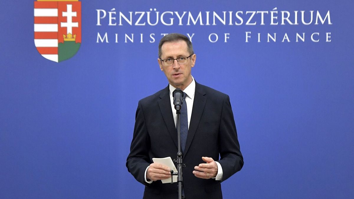 Varga Mihály: a versenyképesség növelése az egyik legfontosabb cél