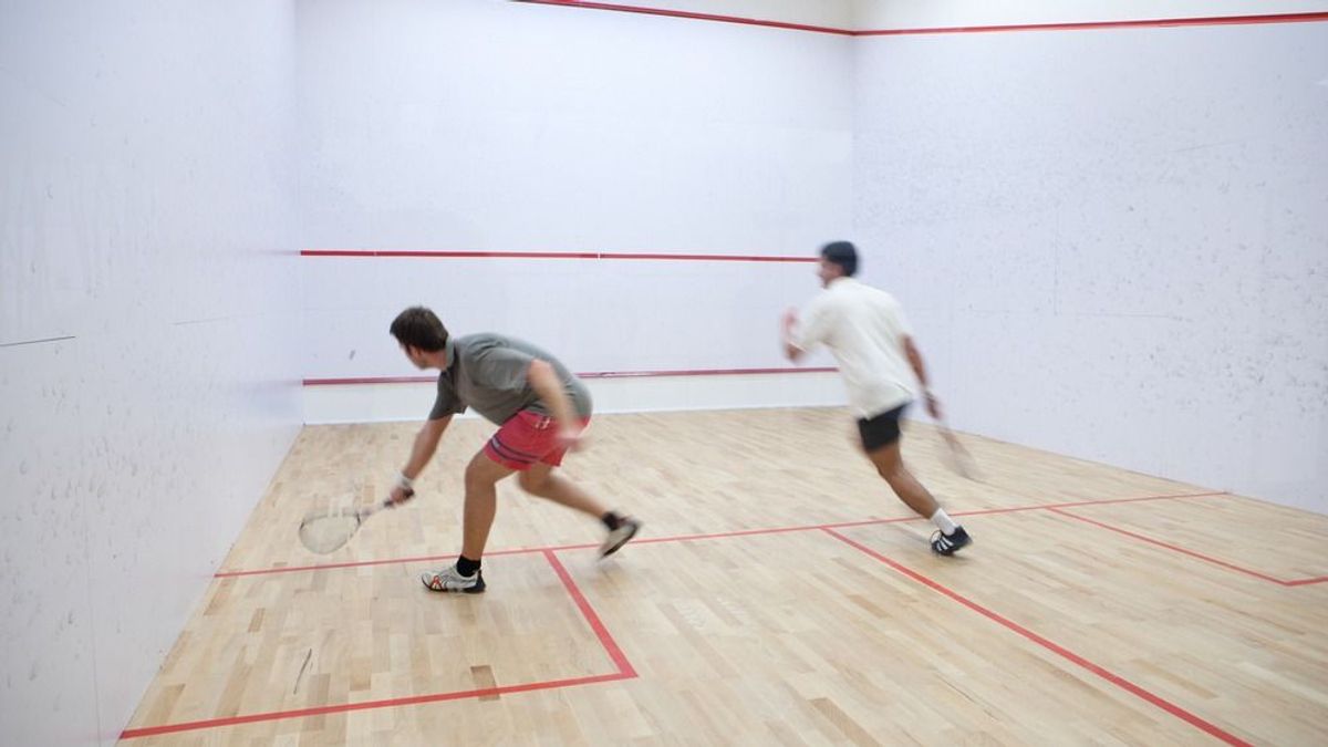 Börtönt kapott a squash-meccseken bennfentes tippeket osztogató bankár