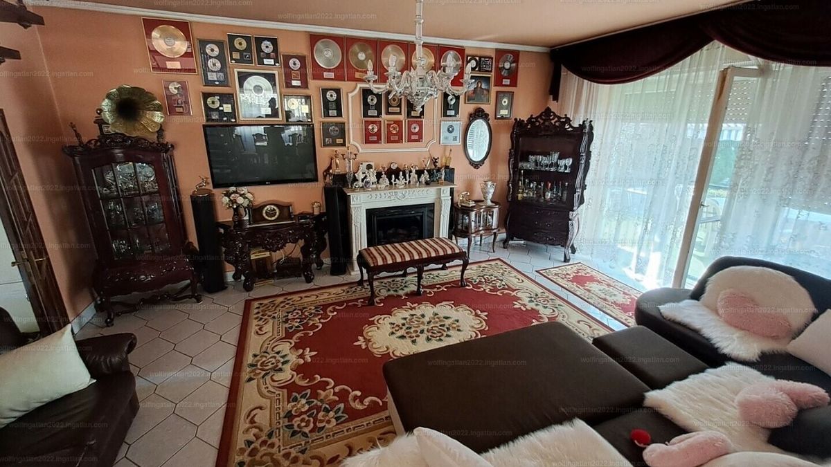 Újabb ingatlanpiaci bomba: eladó Zámbó Jimmy egykori háza